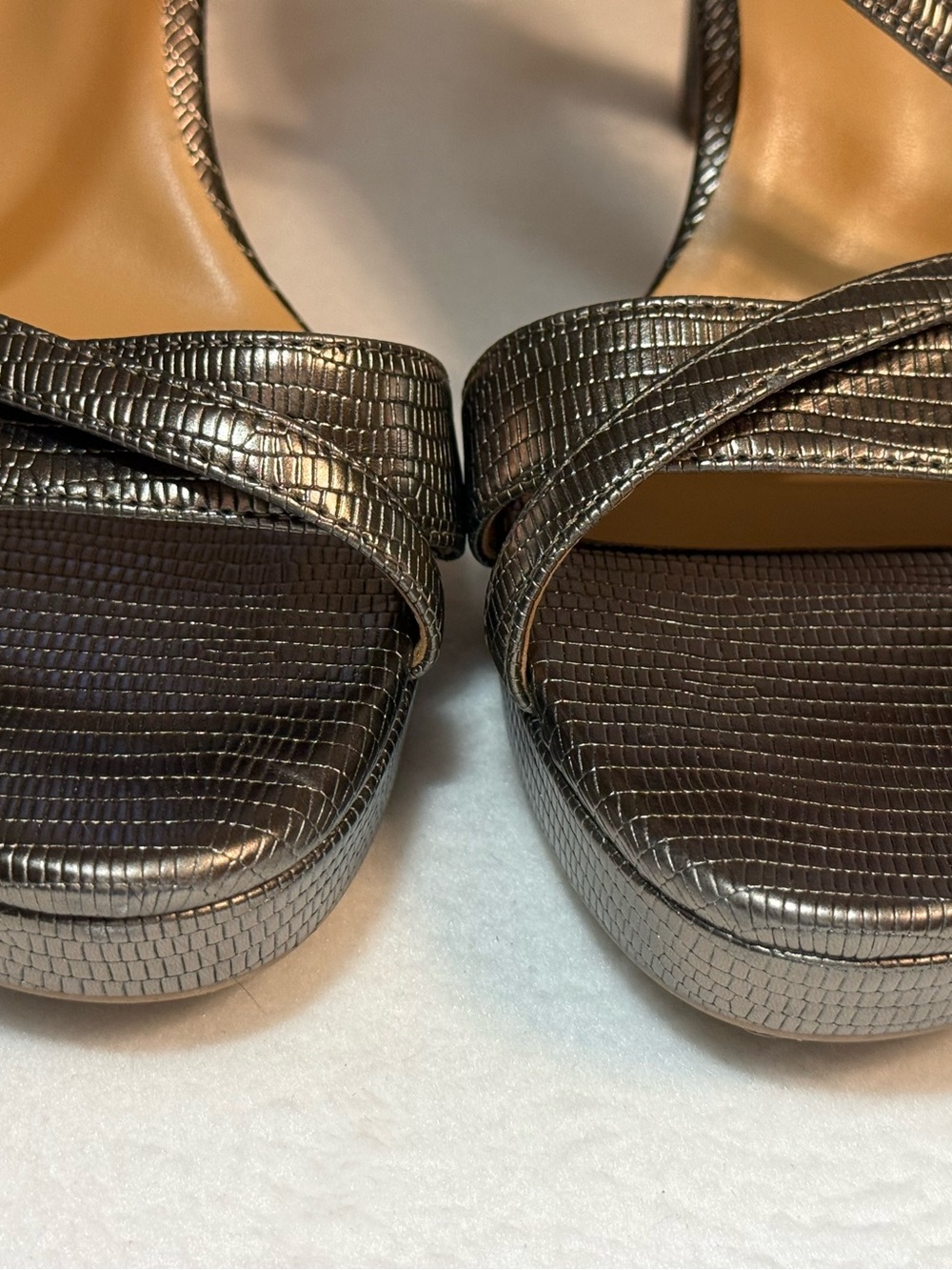 New Nautralizer Abby Women’s Dress Sandals. Pewter. 9.5 M. - Picture 4 of 8